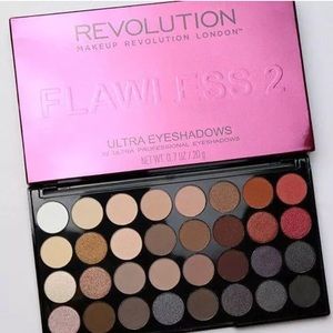 Revolution Flawless 2 eyeshadow palette NEW